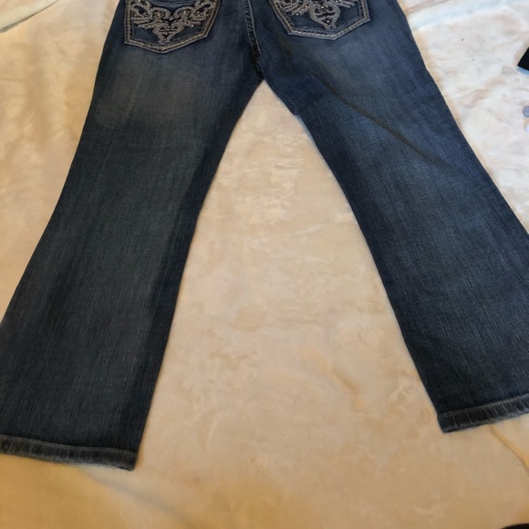 Capris - Picture 3 of 4